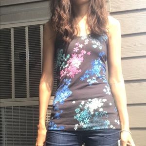 Lululemon Small blk floral power y tank top
